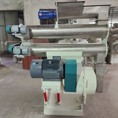 खरीदें क्षैतिज अंगूठी मरो गोली मिल चिकन फ़ीड निर्माता मशीन 55KW 10TH online manufacture